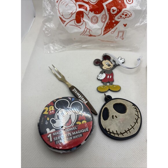 Disney Lot Of Collectibles - Mickey Mouse - Picture 2 of 7